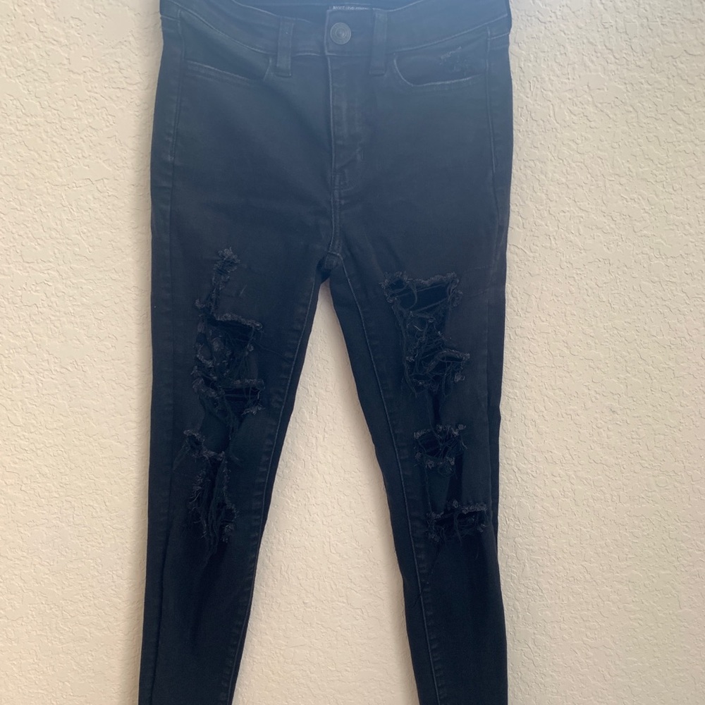 American Eagle Jeans. Black distressed. Skinny. Size 2.
